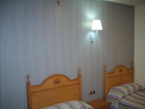 Hotel Corona De Castilla Villares de la Reina Экстерьер фото